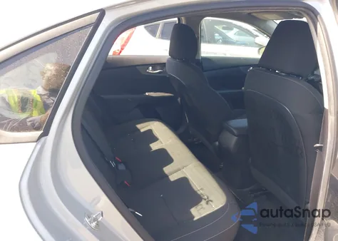 2019 Kia Forte Lxs z USA, uszkodzony, nr VIN 3KPF24AD0KE066653